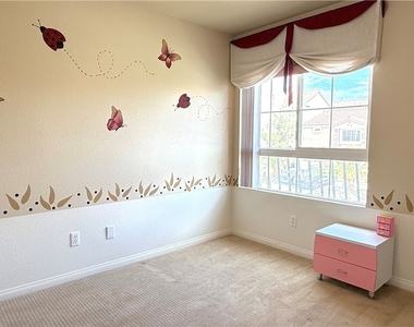 6825 Philharmonic Ave - Photo Thumbnail 34