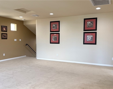 6825 Philharmonic Ave - Photo Thumbnail 44