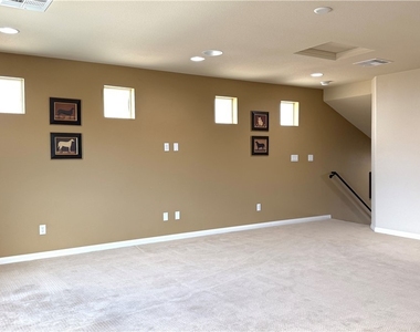 6825 Philharmonic Ave - Photo Thumbnail 43