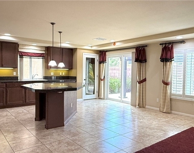 6825 Philharmonic Ave - Photo Thumbnail 11