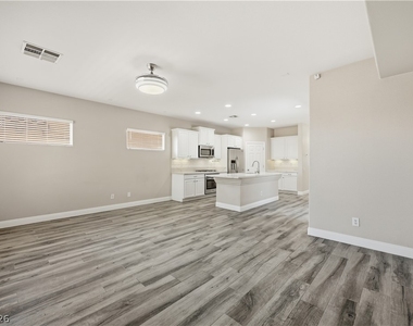 10416 Miners Gulch Avenue - Photo Thumbnail 17