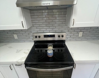 4720 Obannon Drive - Photo Thumbnail 12