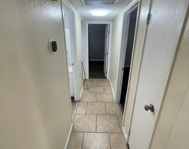 4720 Obannon Drive - Photo Thumbnail 13
