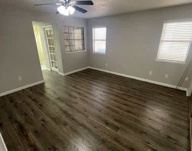 4720 Obannon Drive - Photo Thumbnail 18