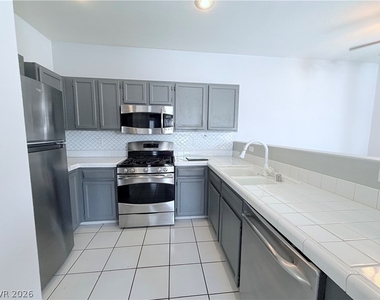 1822 N Jones Boulevard - Photo Thumbnail 3