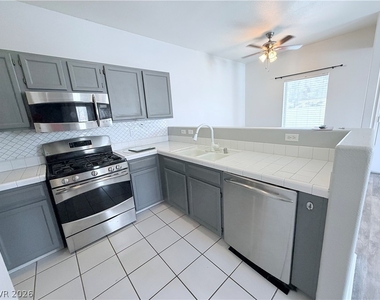 1822 N Jones Boulevard - Photo Thumbnail 2