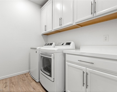 12349 Harbor Isle Avenue - Photo Thumbnail 18