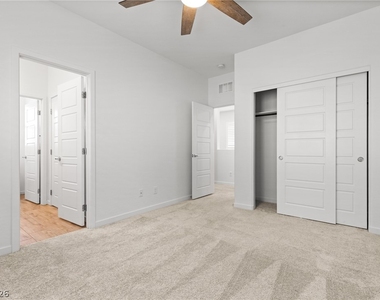 12349 Harbor Isle Avenue - Photo Thumbnail 17