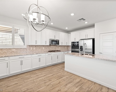 12349 Harbor Isle Avenue - Photo Thumbnail 6