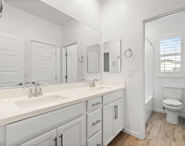 12349 Harbor Isle Avenue - Photo Thumbnail 14