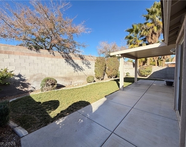 1433 Iron Springs Drive - Photo Thumbnail 9