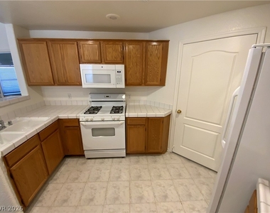 7400 Flamingo Road - Photo Thumbnail 24
