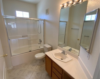 7400 Flamingo Road - Photo Thumbnail 10