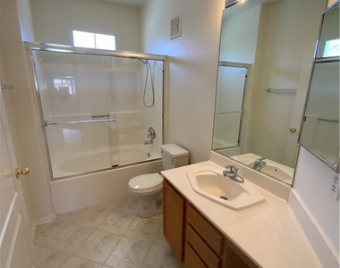 7400 Flamingo Road - Photo Thumbnail 11