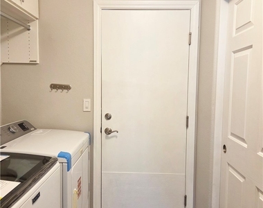 6029 Cocktail Drive - Photo Thumbnail 9