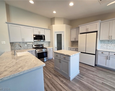 6029 Cocktail Drive - Photo Thumbnail 3