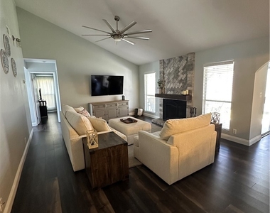 4053 Broadriver Drive - Photo Thumbnail 9