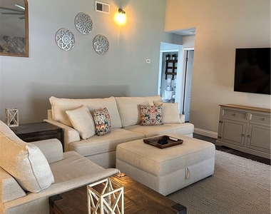4053 Broadriver Drive - Photo Thumbnail 10