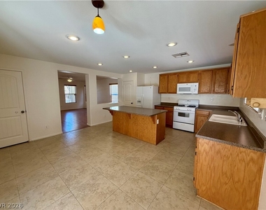 11550 Elcadore Street - Photo Thumbnail 5