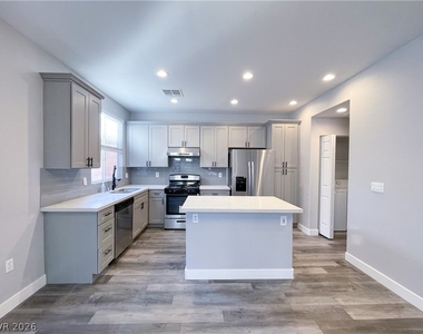 10919 Vista Marbella Avenue - Photo Thumbnail 9