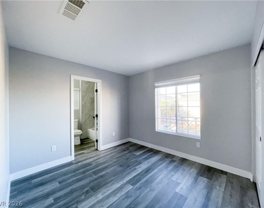 10919 Vista Marbella Avenue - Photo Thumbnail 16
