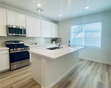 4457 Sawyer Ridge Street - Photo Thumbnail 12