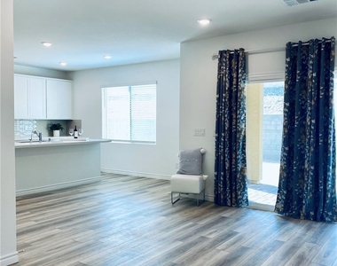 4457 Sawyer Ridge Street - Photo Thumbnail 5