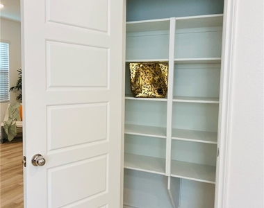 4457 Sawyer Ridge Street - Photo Thumbnail 16