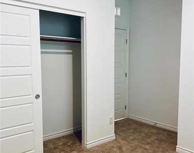4457 Sawyer Ridge Street - Photo Thumbnail 2