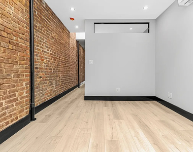 438 West 52nd Street Apartment 12E - Photo Thumbnail 1