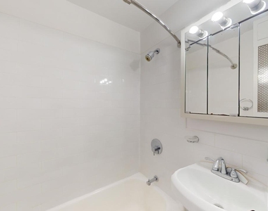455 Second Avenue Apartment 5a - Photo Thumbnail 4