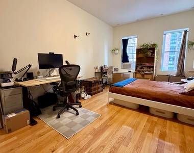 172 East 91st Street - Photo Thumbnail 4