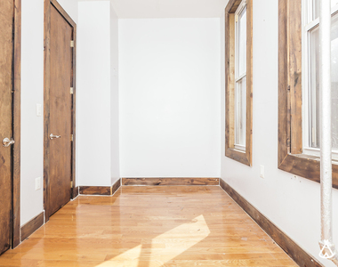 179 Stanhope St 11237 - Photo Thumbnail 4