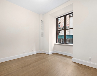 Madison Avenue - Photo Thumbnail 3