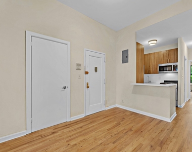 2nd Avenue - Photo Thumbnail 2