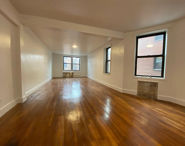 272 Clarkson Ave - Photo Thumbnail 1