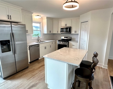8662 Bayview Drive - Photo Thumbnail 7