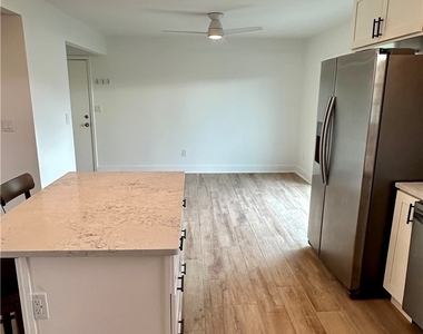 8662 Bayview Drive - Photo Thumbnail 10