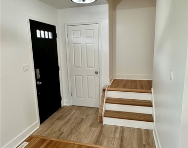 8662 Bayview Drive - Photo Thumbnail 3