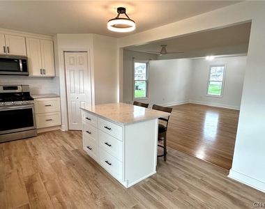 8662 Bayview Drive - Photo Thumbnail 8