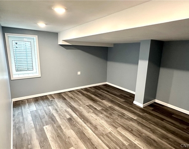 8662 Bayview Drive - Photo Thumbnail 28