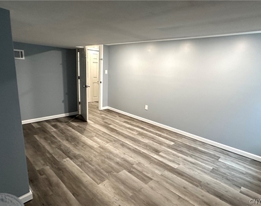 8662 Bayview Drive - Photo Thumbnail 29
