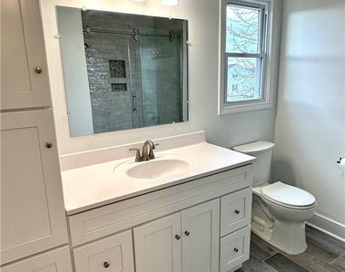 8662 Bayview Drive - Photo Thumbnail 18