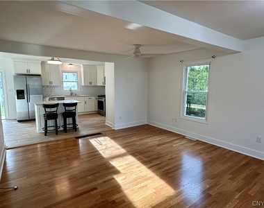 8662 Bayview Drive - Photo Thumbnail 4