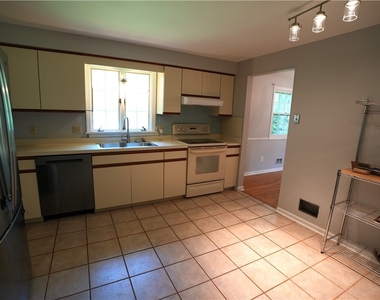 28 Candlewood Drive - Photo Thumbnail 17