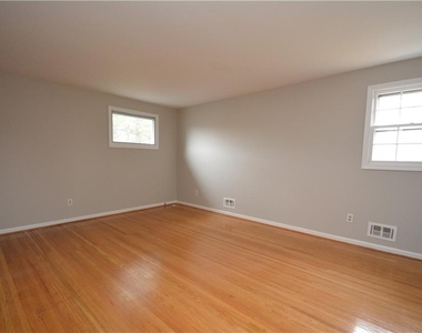 28 Candlewood Drive - Photo Thumbnail 8