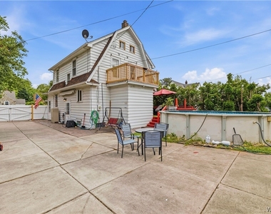 136 Mapleview Road - Photo Thumbnail 3