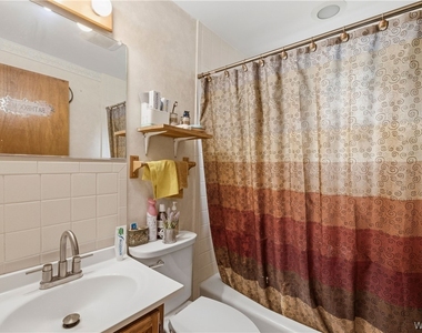 136 Mapleview Road - Photo Thumbnail 23