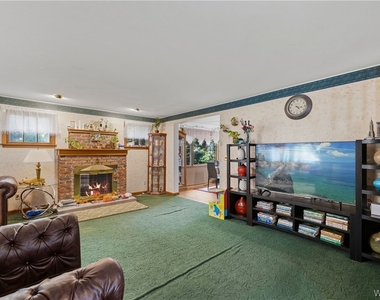 136 Mapleview Road - Photo Thumbnail 5