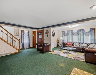 136 Mapleview Road - Photo Thumbnail 6